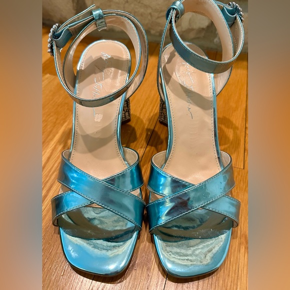Betsey Johnson Women’s Sb-Bell Metallic Teal Heels - Picture 2 of 11